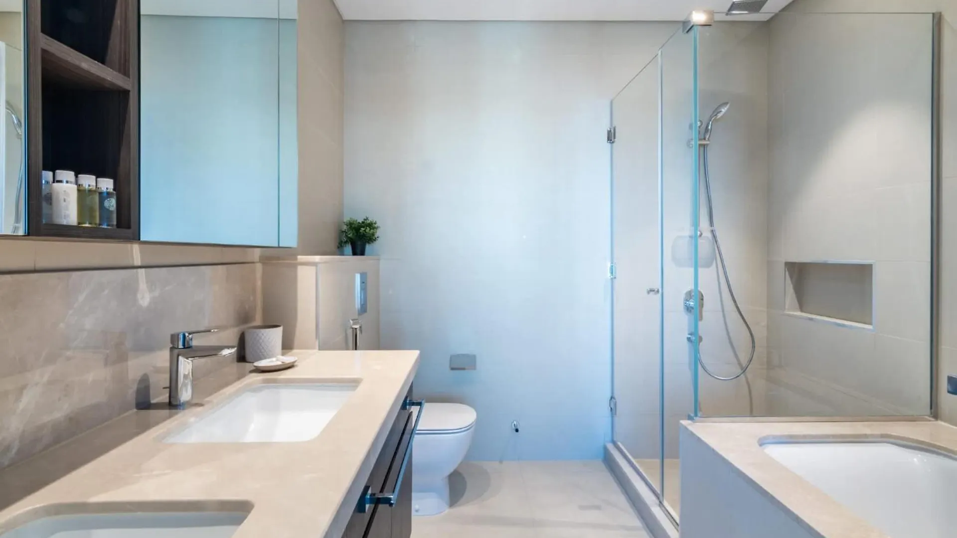 Silkhaus High Floor 2 Bdr In A New Tower Apartment Dubai